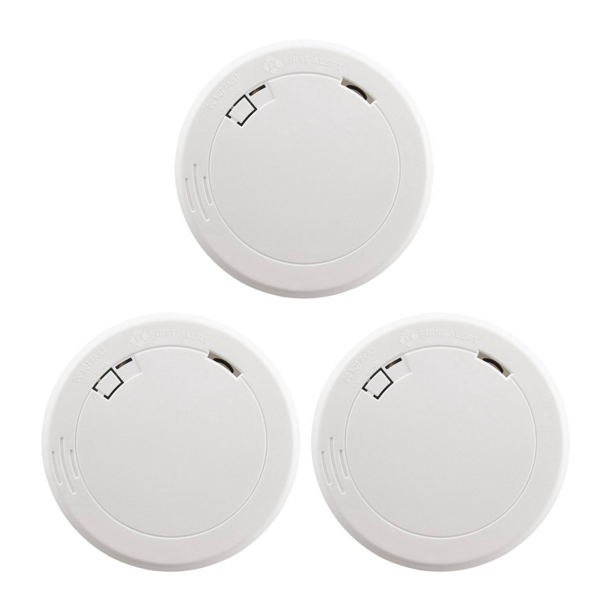 First Alert 1039852 Battery-Powered Photoelectric Smoke/Fire Detector (White, 3-Pack)