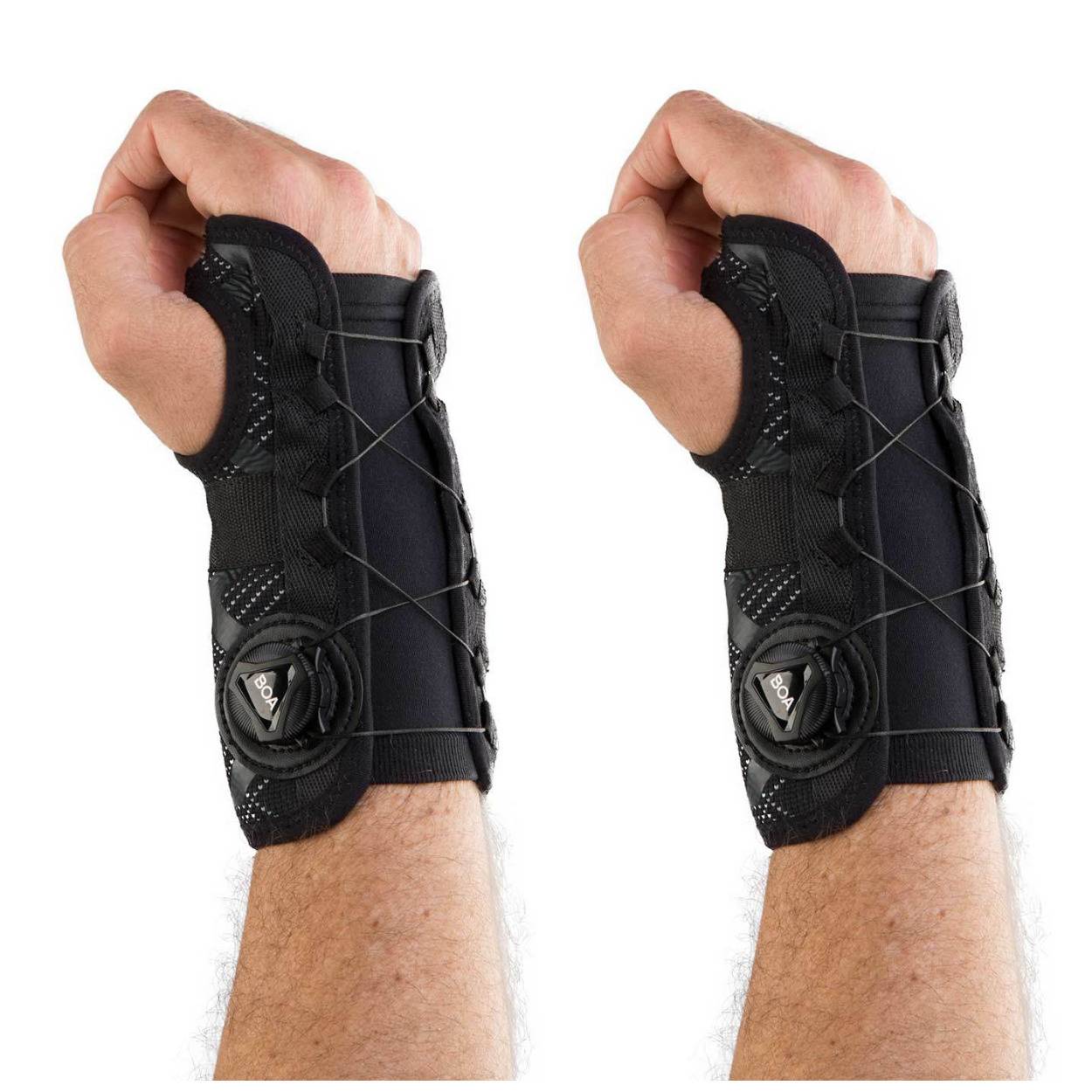 DonJoy Performance Bionic Reel-Adjust Wrist Brace Pair (Medium /Large)